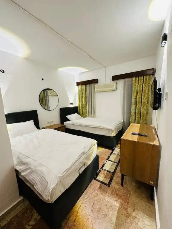 JEST OTEL
