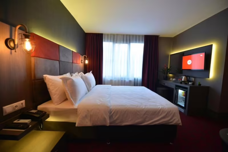 A11 HOTEL 