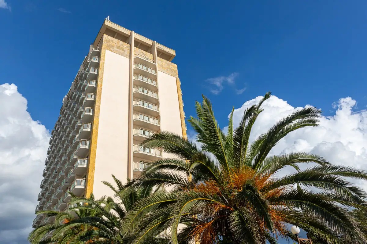 AMZA PARK HOTEL (EX. ЭНЕРГЕТИК)