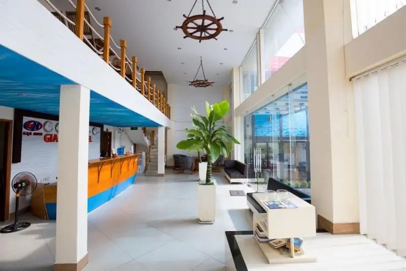 GIA HUY HOTEL (EX. LIGHTHOUSE)