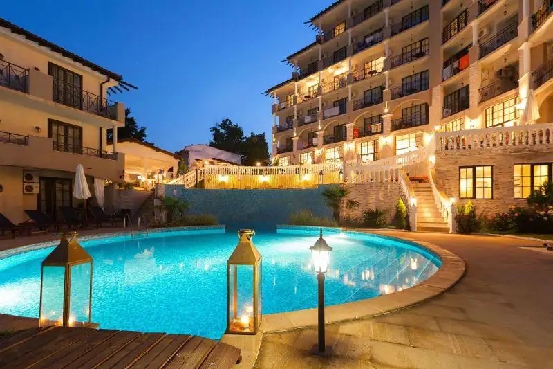 THE CLIFF BEACH & SPA