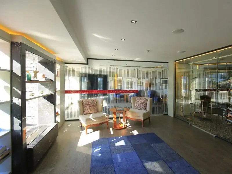 AVANTGARDE YALIKAVAK