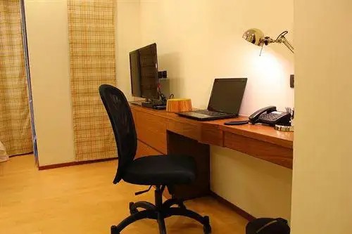 MARVIN SUITES