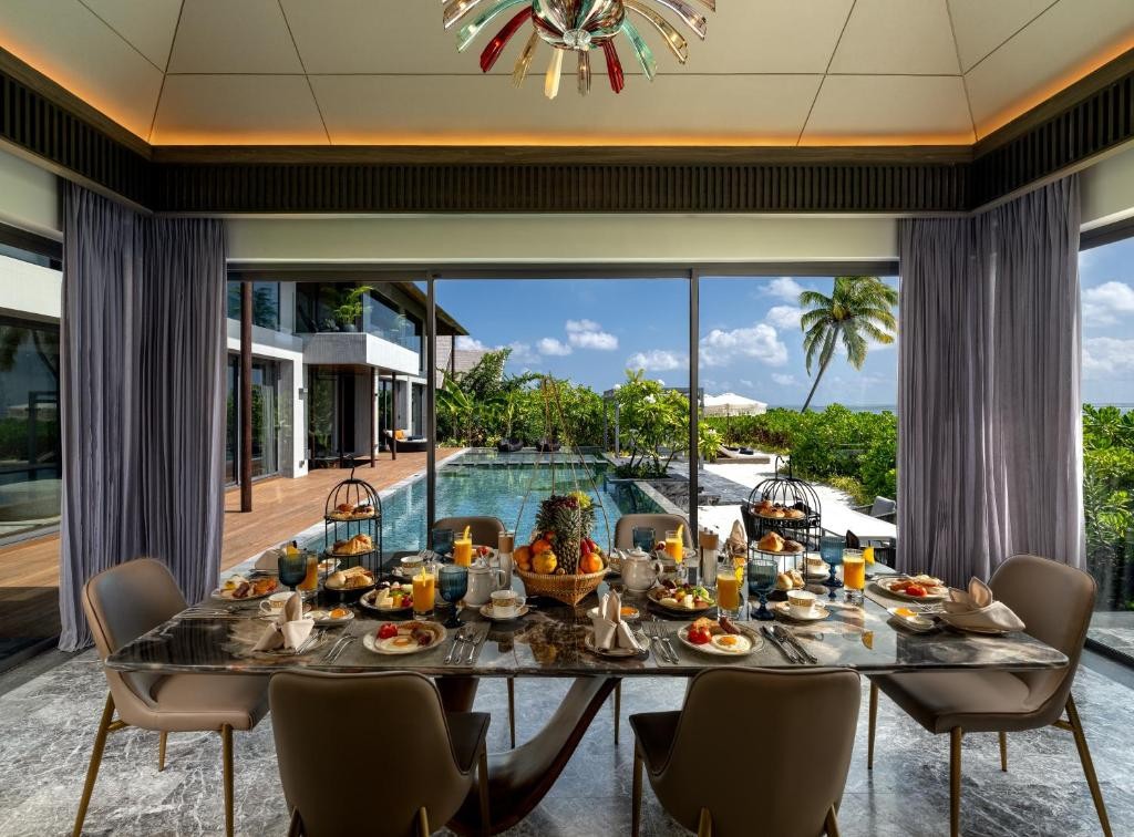 MADIFUSHI PRIVATE ISLAND