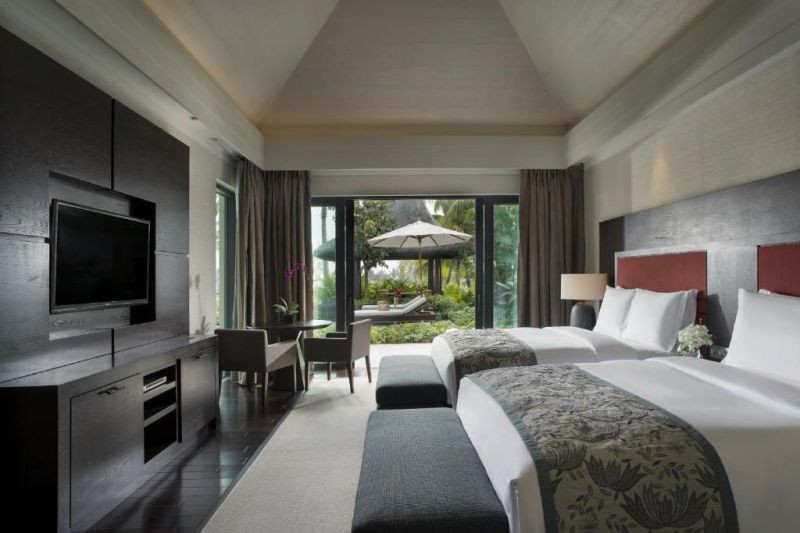 grand pool villa