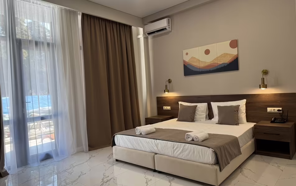 SOLAR HOTEL
