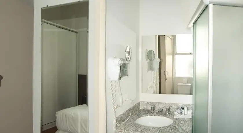 MAX SAVASSI APART SERVICE