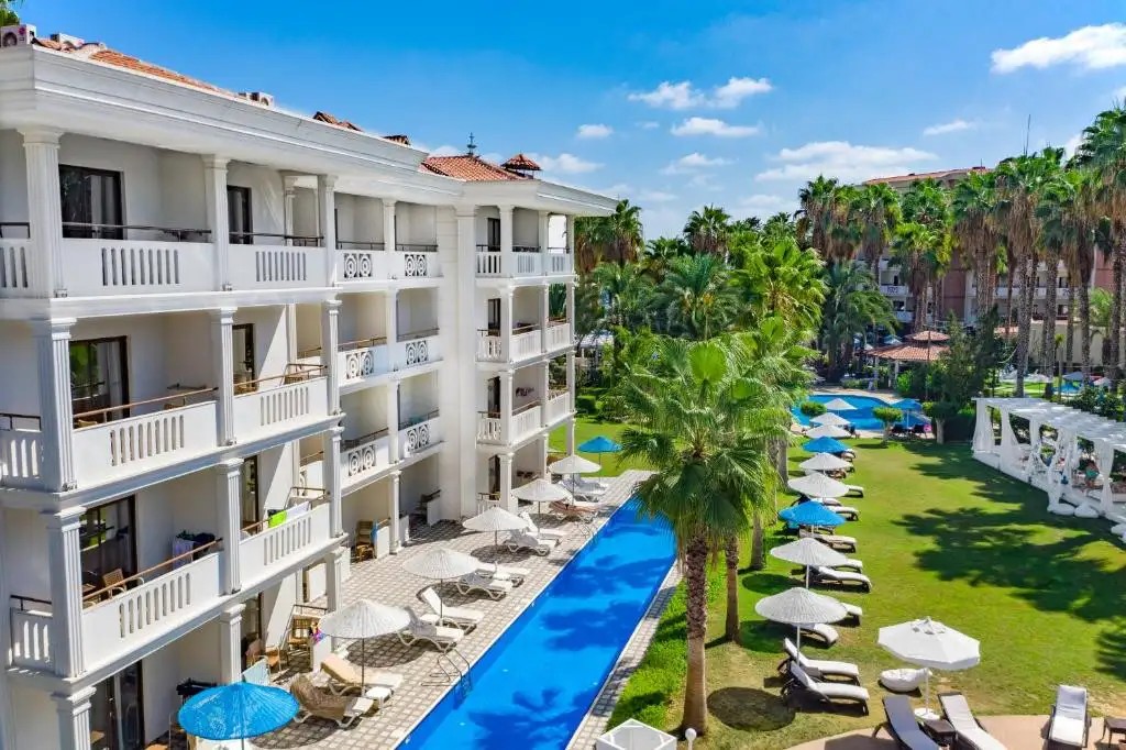 UTOPIA RESORT & RESIDENCE (EX. ALARA PARK HOTEL)