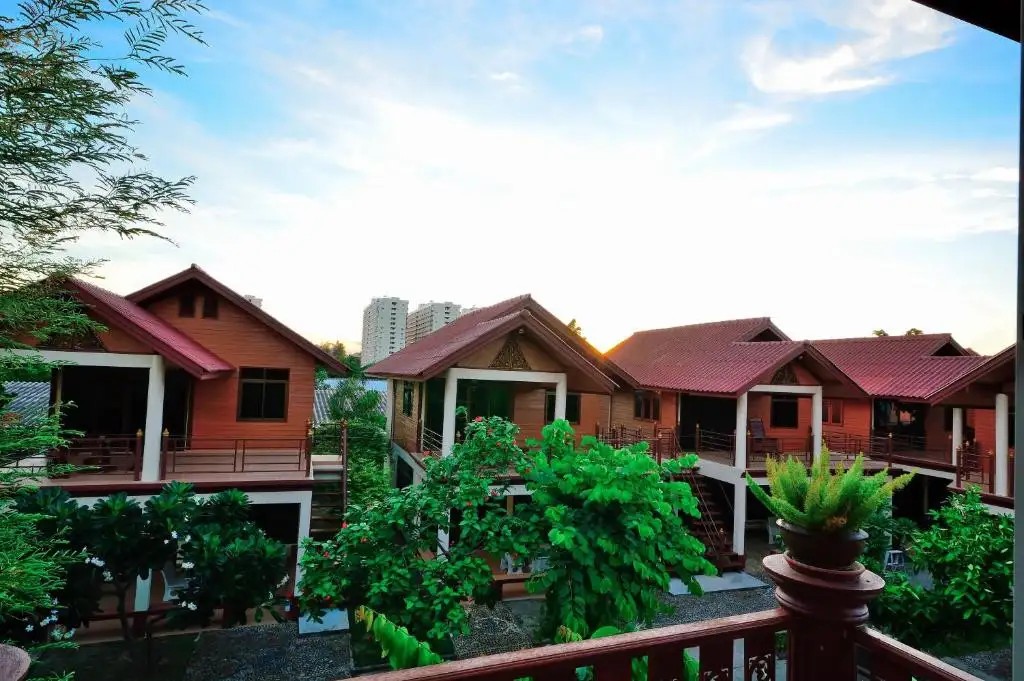 AVILA RESORT PATTAYA (EX. ICHECK INN JOMTIEN PATTAYA)