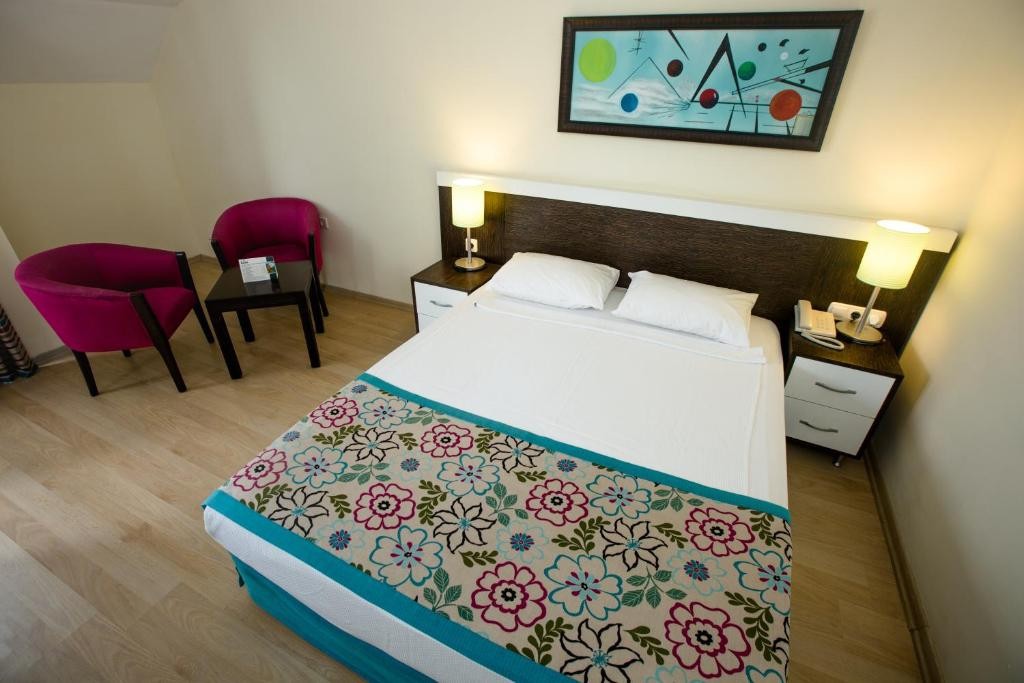 DOSI HOTEL SIDE
