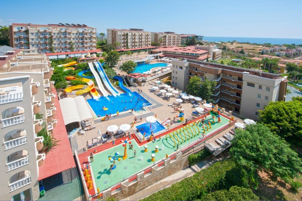 CLUB PARADISO
