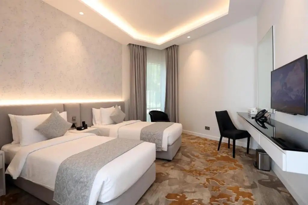 ESTAY HOTEL (EX. ESTAY INN)