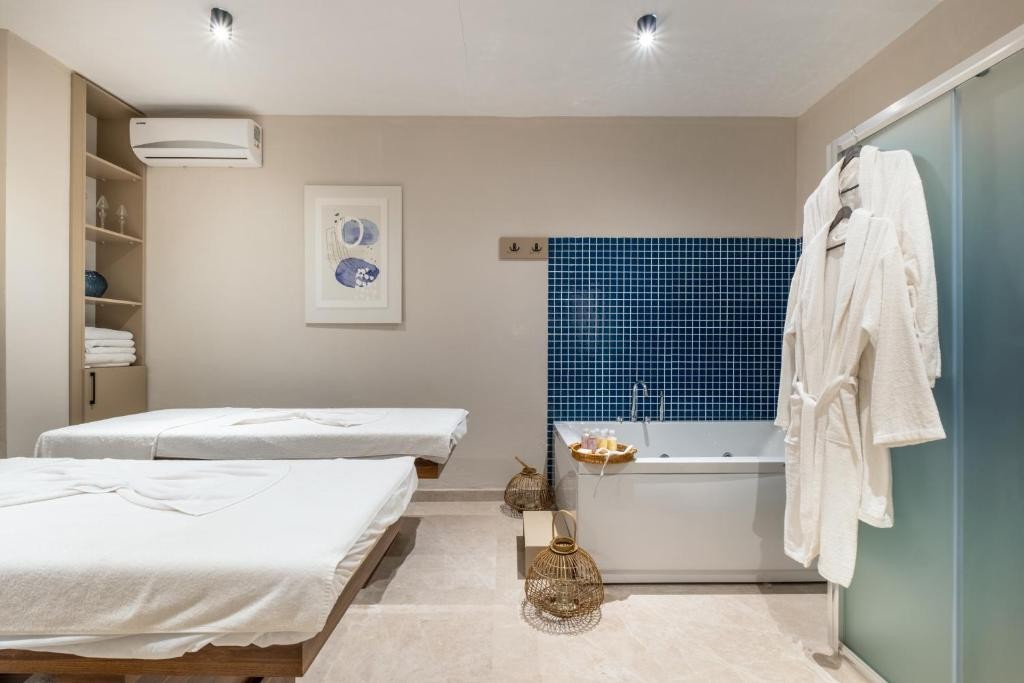 ROSE GARDEN PREMIUM HOTEL (EX. LARISSA MARE BEACH)