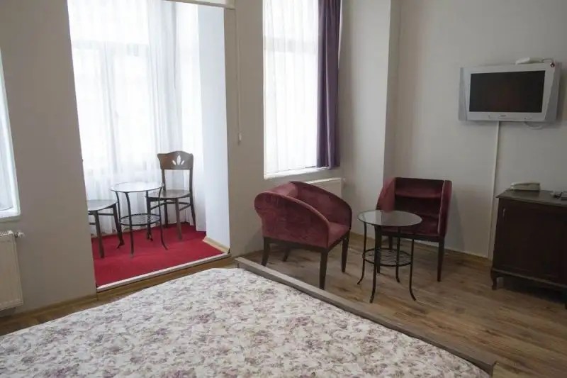 DORA HOTEL