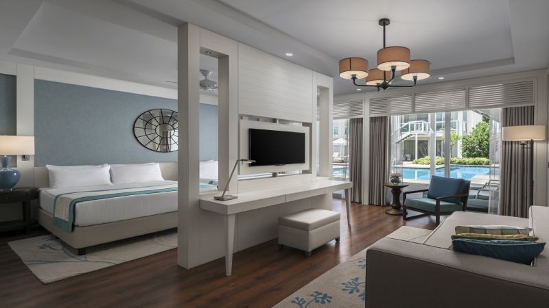 luxury pool suite upper floor