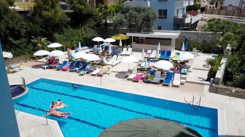 HAPPY APART HOTEL
