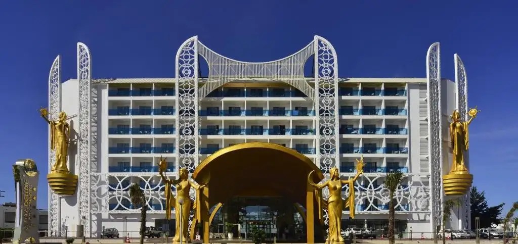 AZURA DELUXE RESORT & SPA