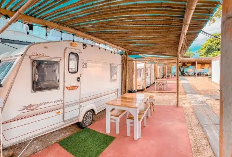BEACH HOUSE CAMP