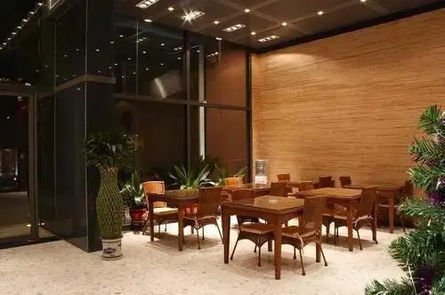 LILAC INTERNATIONAL SUITES