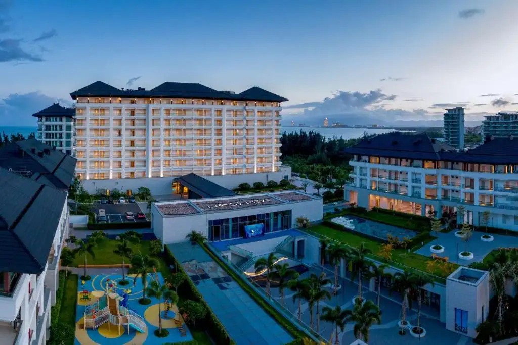 THE MERMOON RESORT HAINAN TUFU BAY TAPESTRY COLLECTION BY HILTON