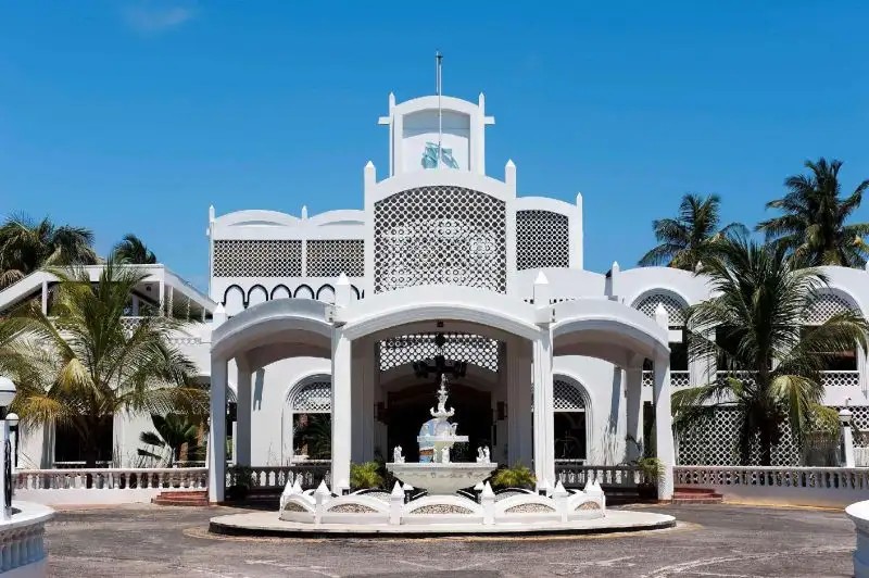 KUNDUCHI BEACH HOTEL & RESORT