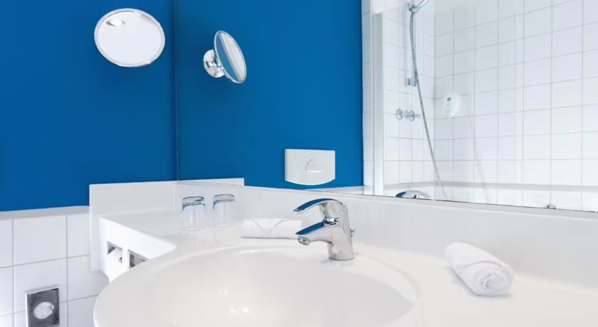 WYNDHAM GARDEN DUESSELDORF CITY CENTRE KOENIGSALLEE