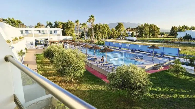 SMARAGDI HOTEL & APARTMENTS