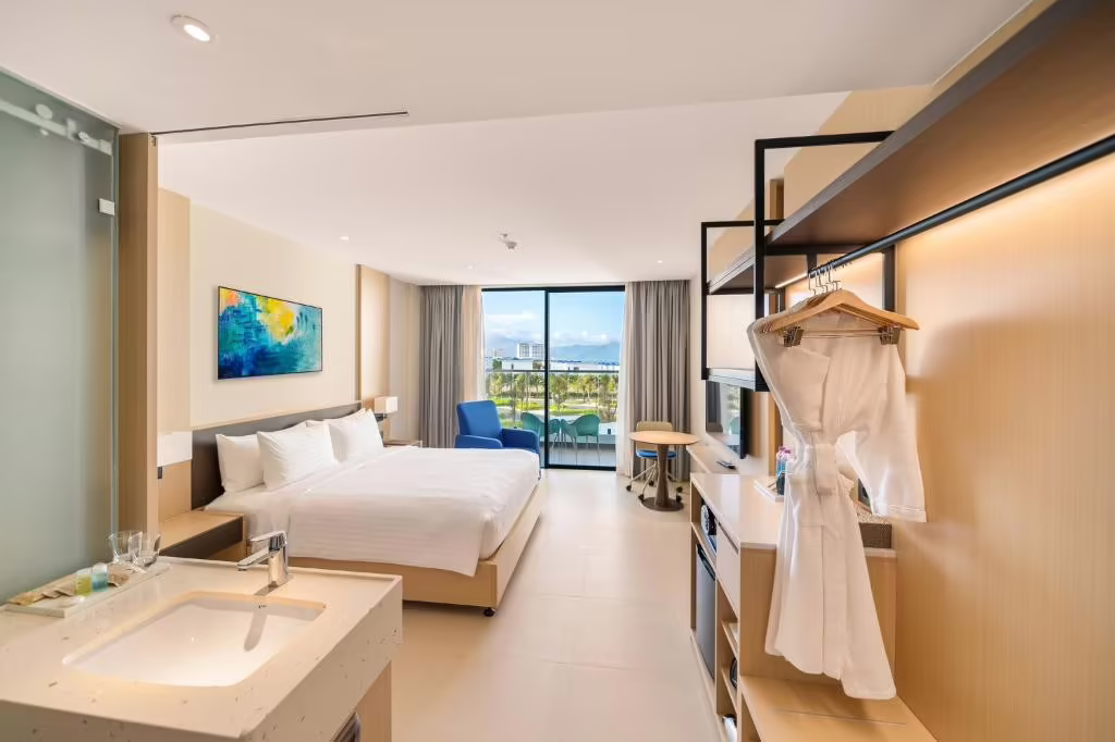 THE WESTERN SEAVIEW CAM RANH CONDOTEL