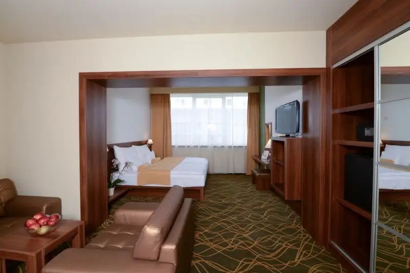 HUNGUEST HOTEL MIRAGE