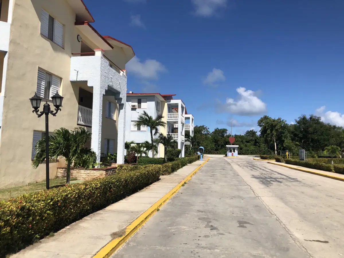AZUL APARTHOTEL