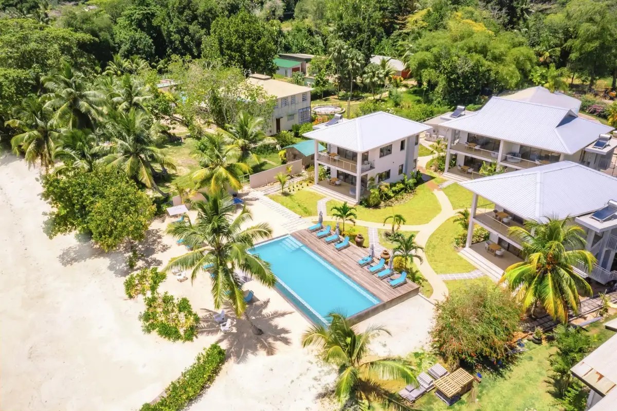 PINEAPPLE BEACH VILLAS