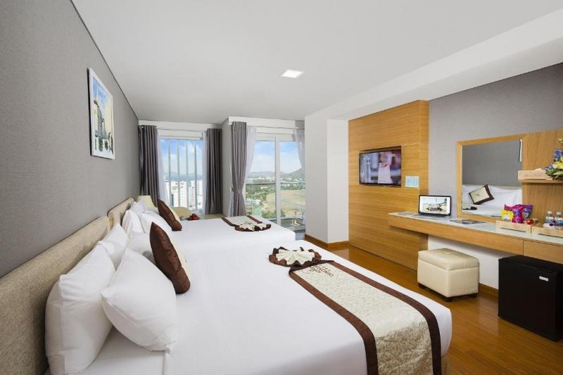 family sea view with balcony