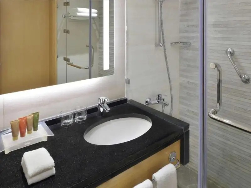MOVENPICK HOTEL AMMAN (EX. HOLIDAY INN AMMAN)