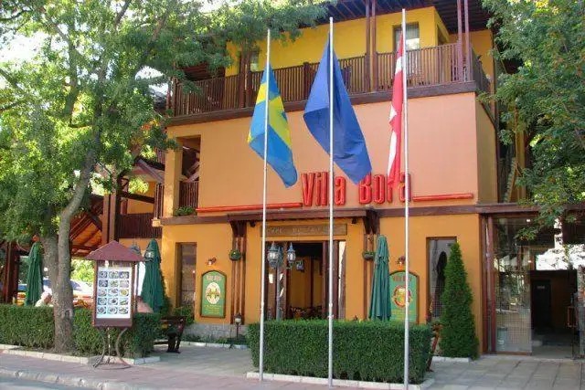 VILLA BORA