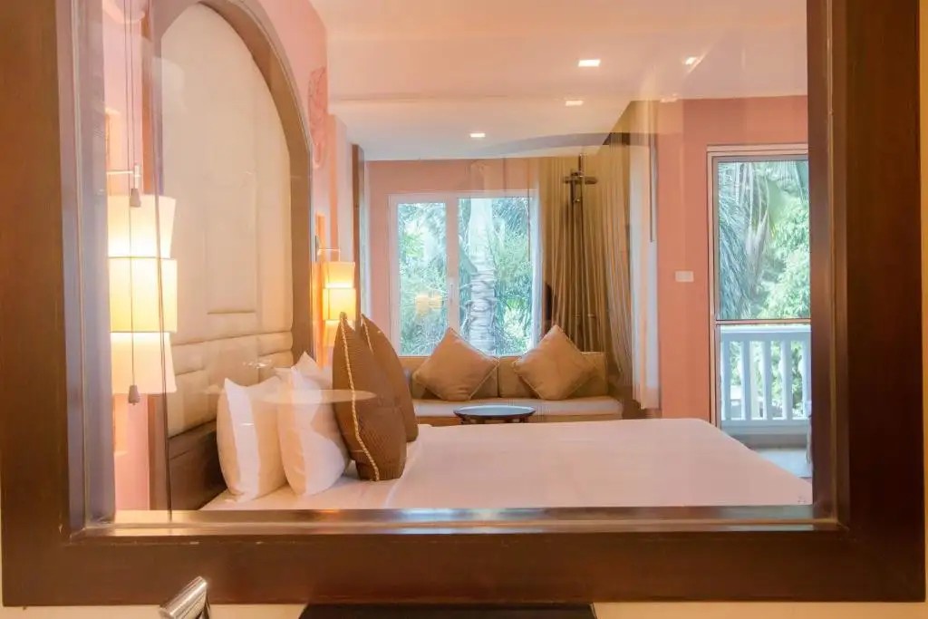 GRAND PACIFIC SOVEREIGN RESORT & SPA