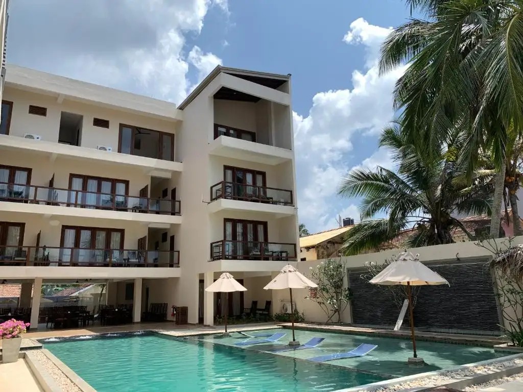 SAPPHIRE SEAS BEACHFRONT HOTEL
