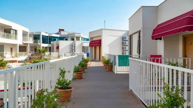 LADIES BEACH RESIDENCE FAMILY SUITES
