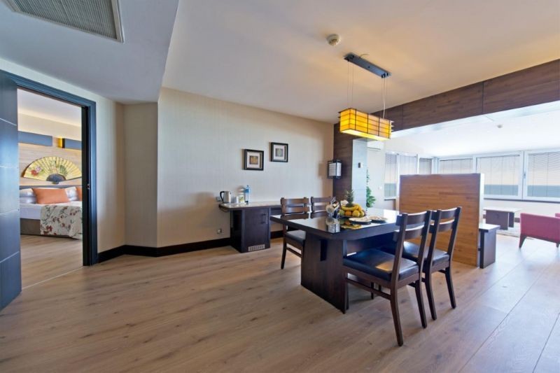 suite with jacuzzi