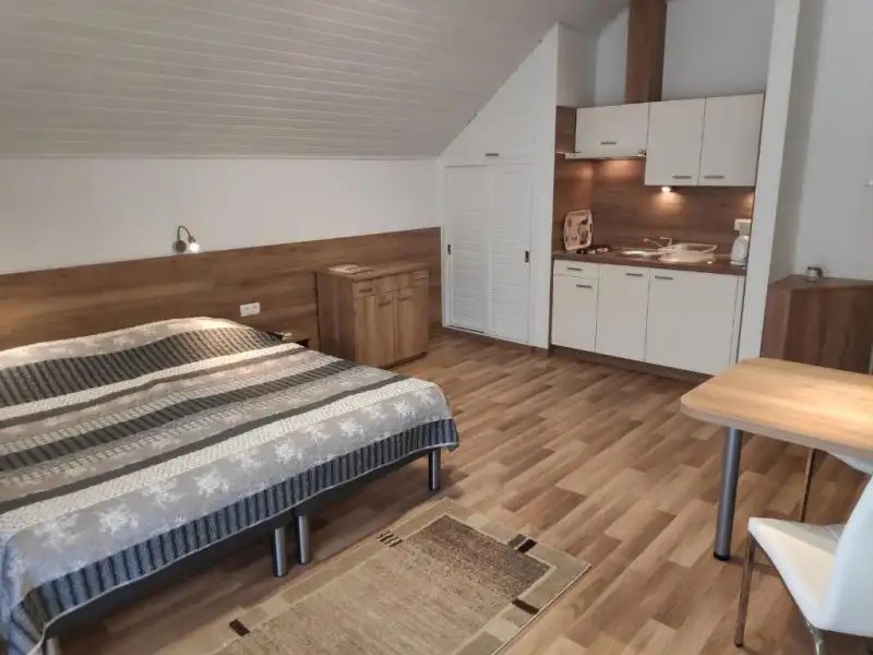 KLARA VILLA APARTMAN HEVIZ
