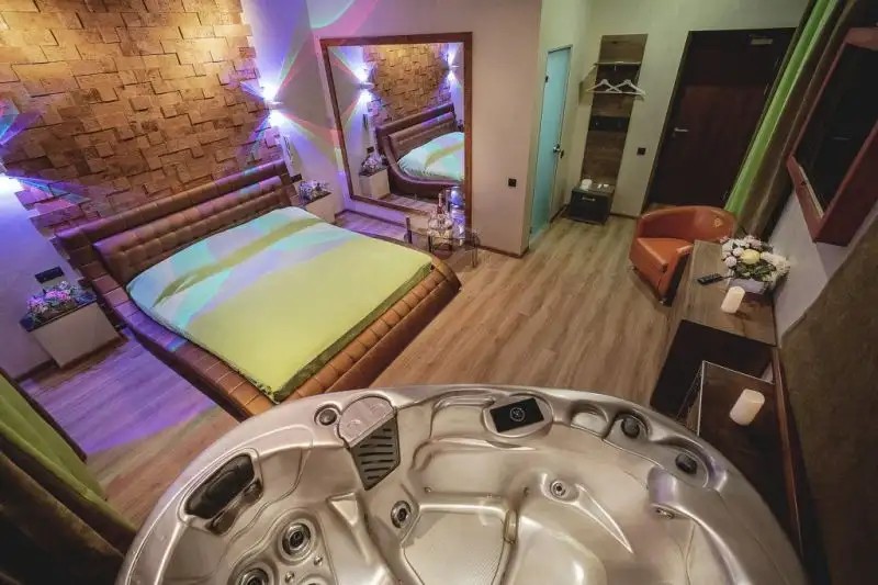 АЛЕКС НА НАРВСКОЙ