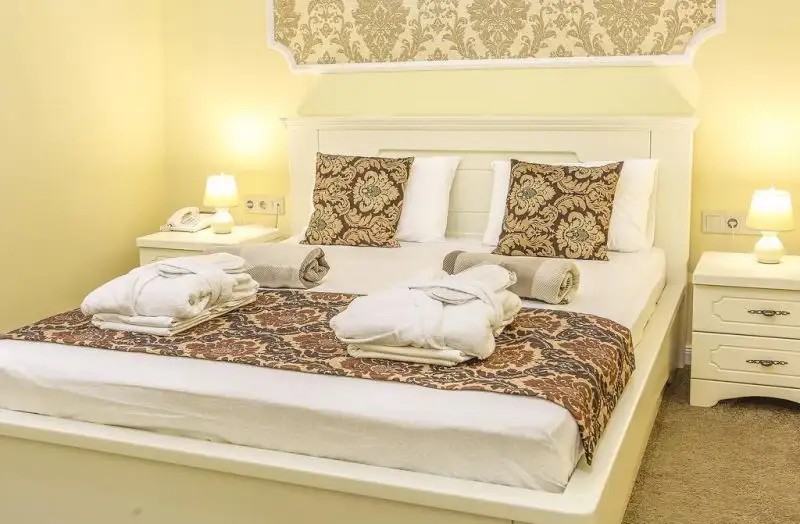 ONEGIN ROOMS