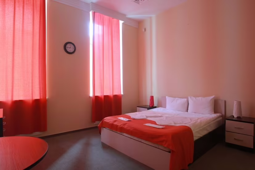 HOTELHOT ГОСТИНЫЙ ДОМ НА НЕВСКОМ