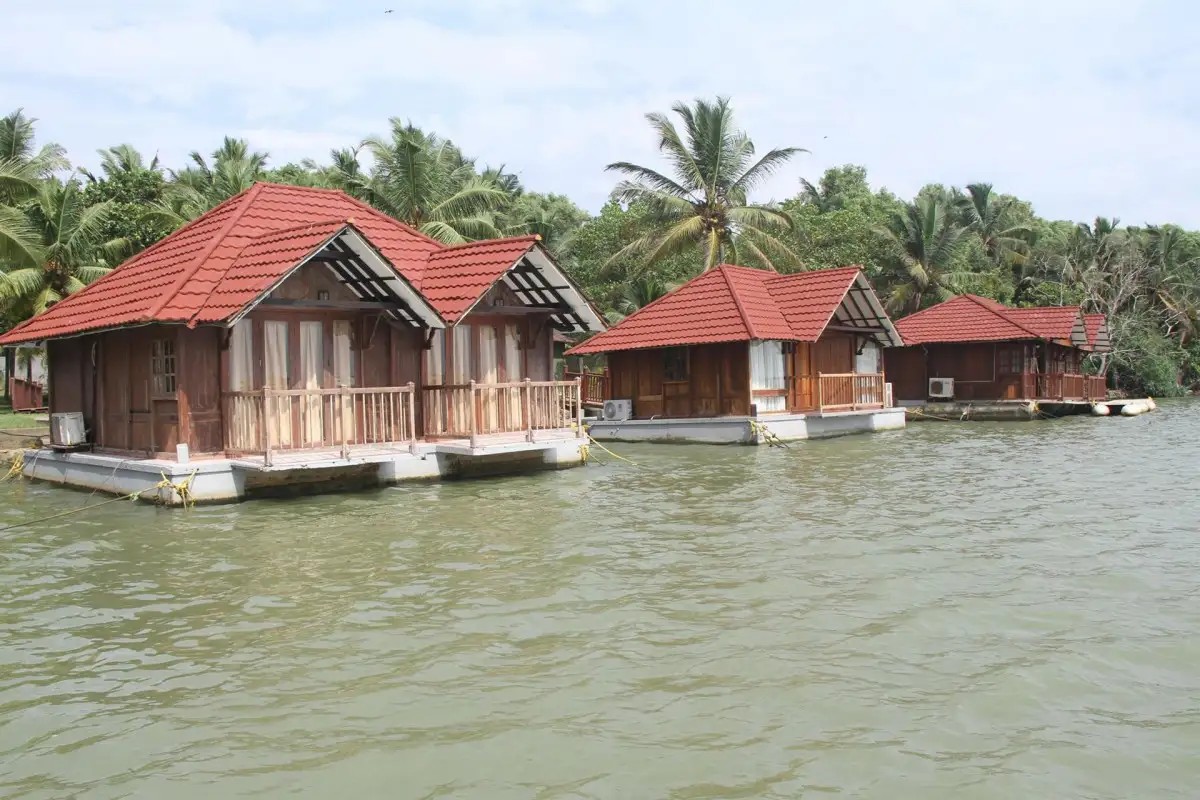POOVAR ISLAND RESORT