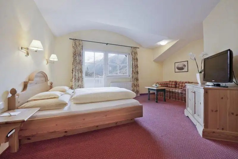 DAS CENTRAL ALPINE. LUXURY. LIFE