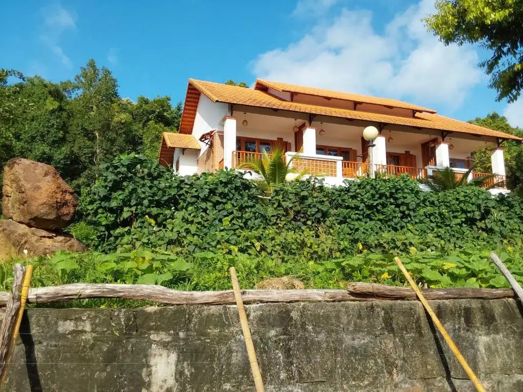 THE GARDEN HOUSE