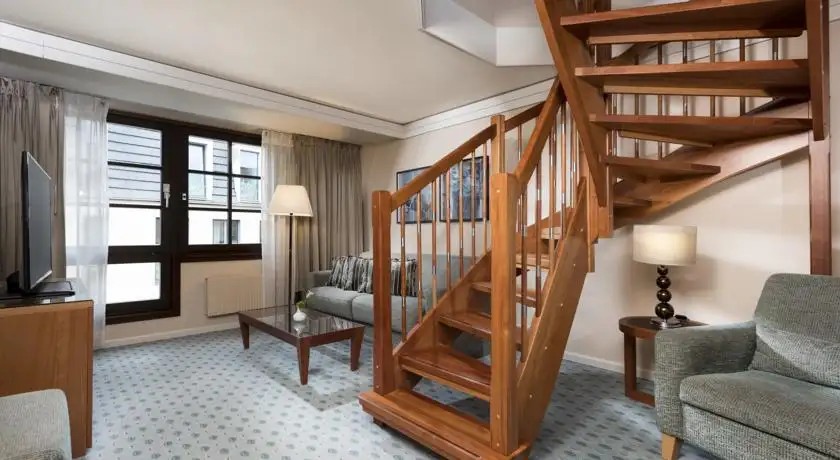 HILTON DRESDEN HOTEL