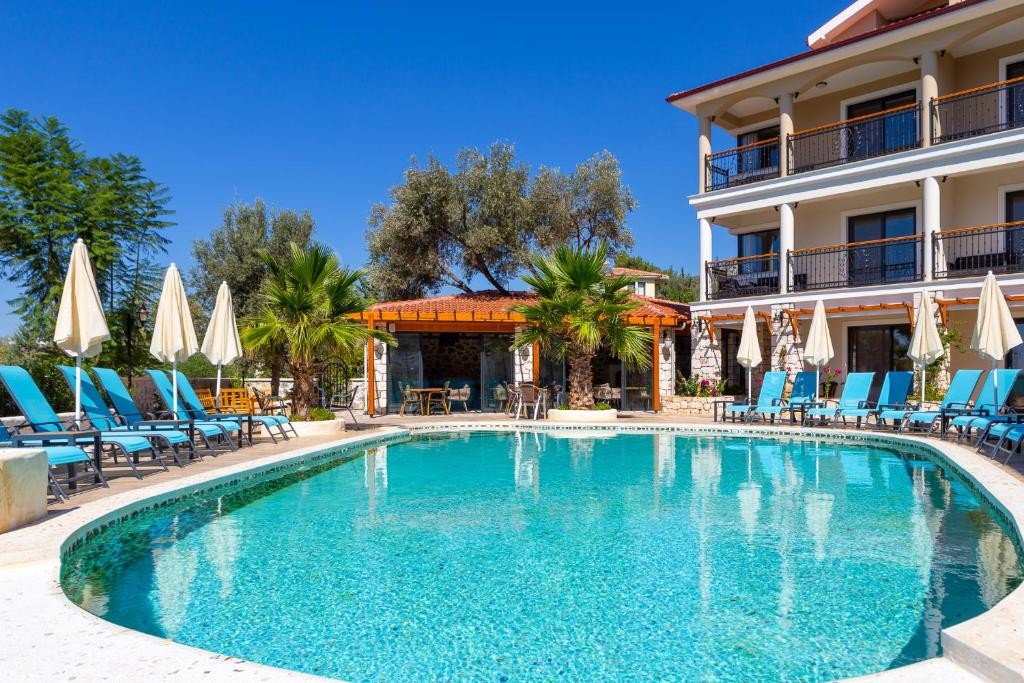 PERDIKIA HILL FAMILY RESORT