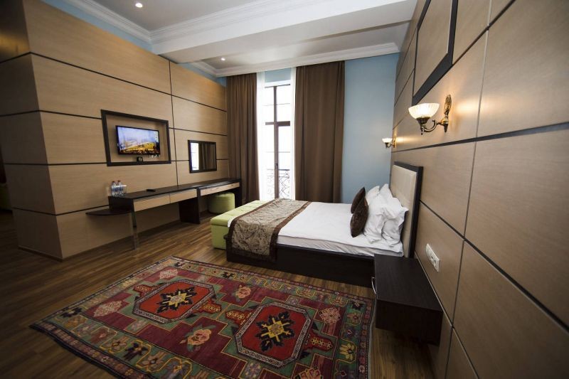 corner suite with balcony