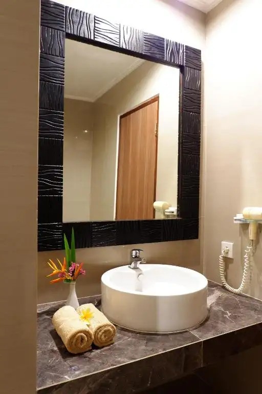 SEMINYAK PARADISO HOTEL