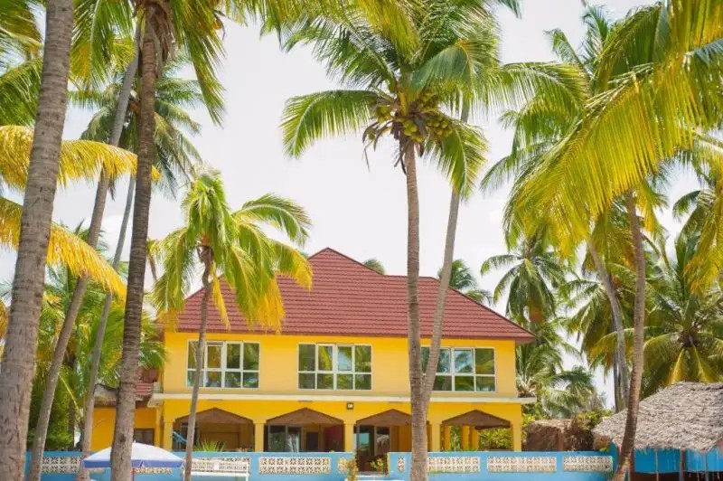 BWEJUU BEACH PALM VILLA